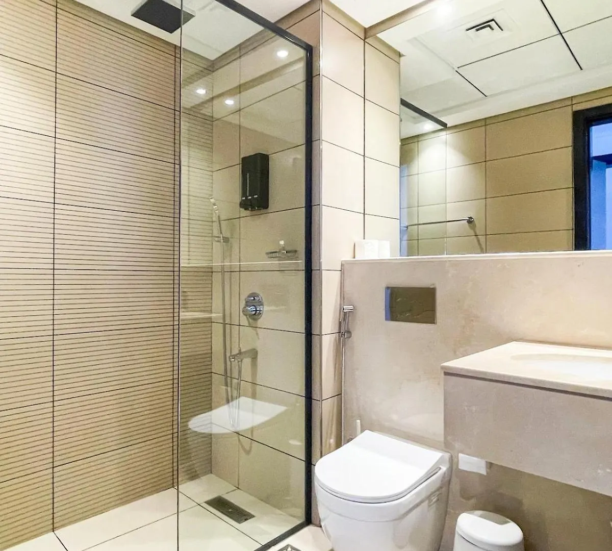 Apartment Tastefully Decorated 1 Bedroom In Jvc Dubai